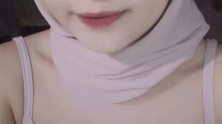 Guru Viral Hijab Dikocok-in Penuh Kasih dan Sayang Top Global 2025