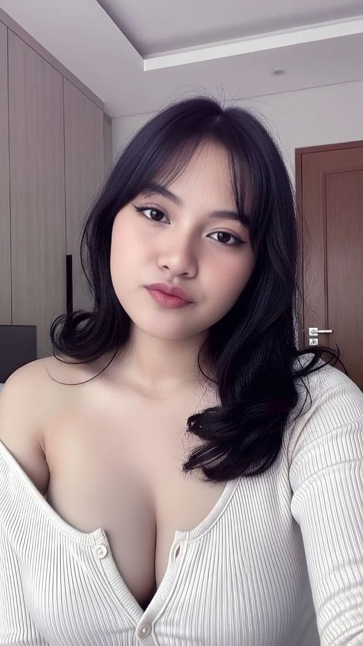 10 Viral Video on Social Media in 2025 [Updated] WHOSH Indo Artis Biduan Dangdut Goyang Manajernya